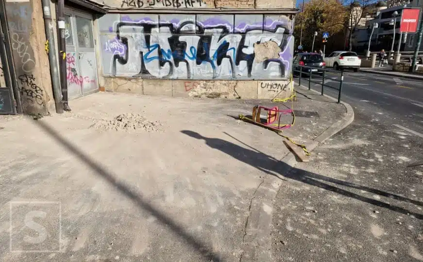 Po ko zna koji put: Opet se obrušila fasada sa