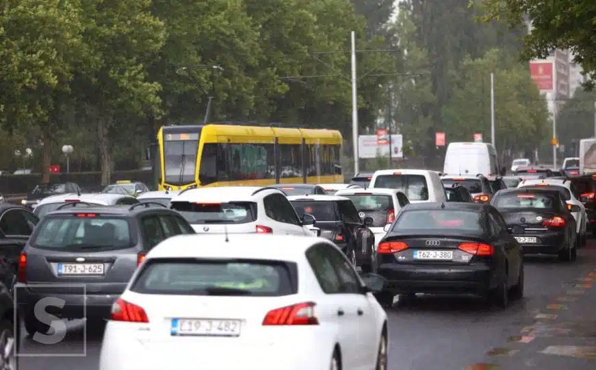 Kiša uzrokovala haos u Sarajevu, zabilježeno čak 10 nesreća: BIHAMK