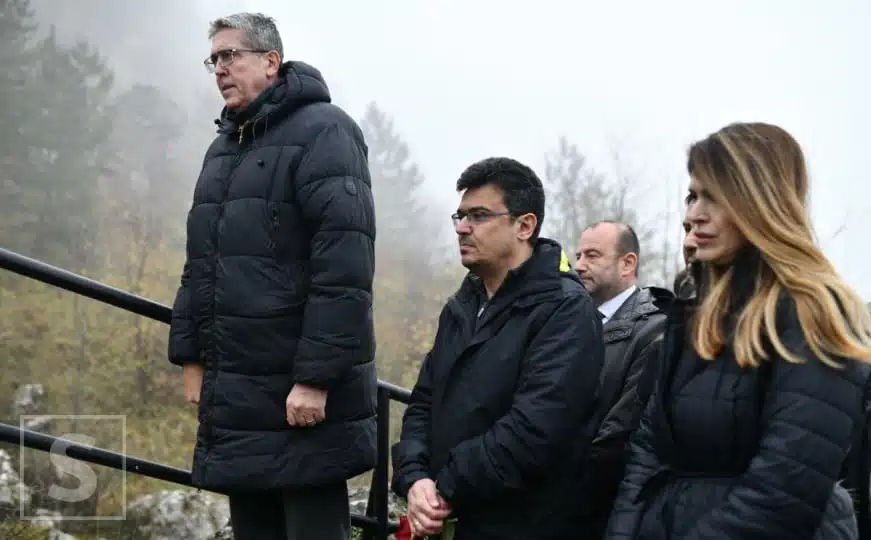 Obilježena godišnjica zločina na Kazanima: Sjećanje na nedužno ubijene građane