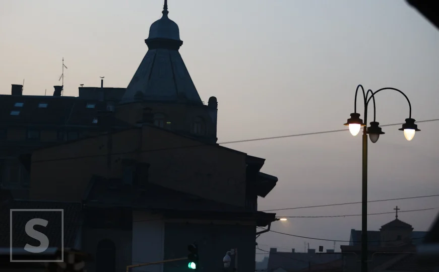 Zrak u Sarajevu vrlo nezdrav: Stručnjaci savjetuju izbjegavanje boravka vani