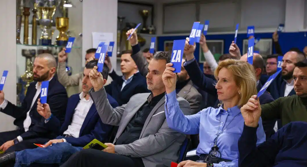 Usvojen ugovor o strateškom partnerstvu – FK Željezničar FOTO / Održana sjednica Skupštine FK Željezničar: Usvojen ugovor o strateškom partnerstvu