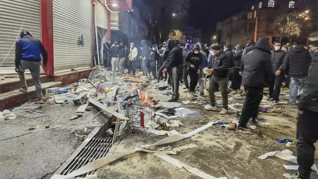 Iran gori, zvanični Teheran prekinuo tišinu
