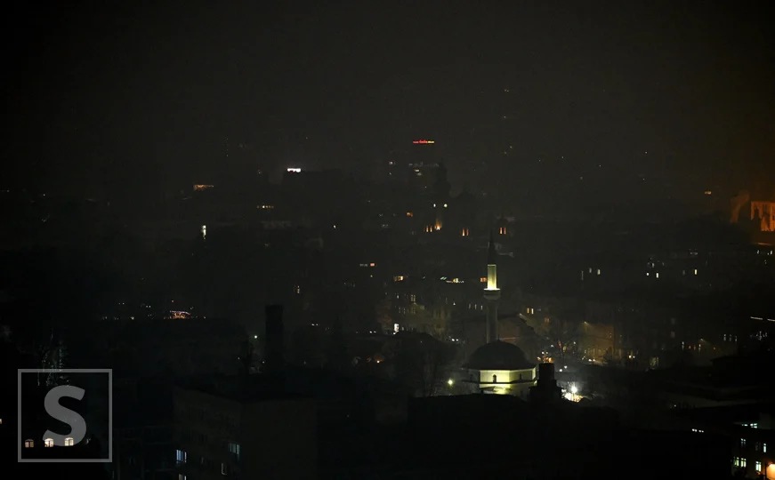 Zrak u Sarajevu i večeras vrlo nezdrav:
