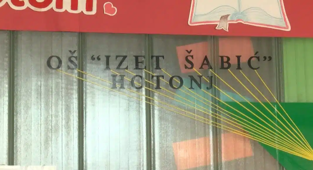 1772026451_UPRILICENA-PRIREDBA-POVODOM-DANA-NEZAVISNOSTI-U-OSNOVNOJ-SKOLI-IZET-SABIC.jpg