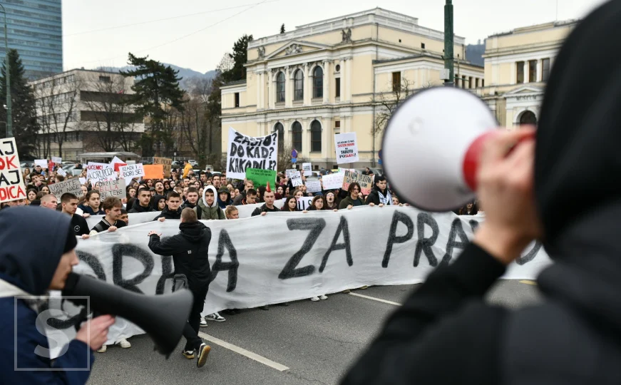 Sarajevo ne odustaje: Četvrti dan protesta završen, novo okupljanje već