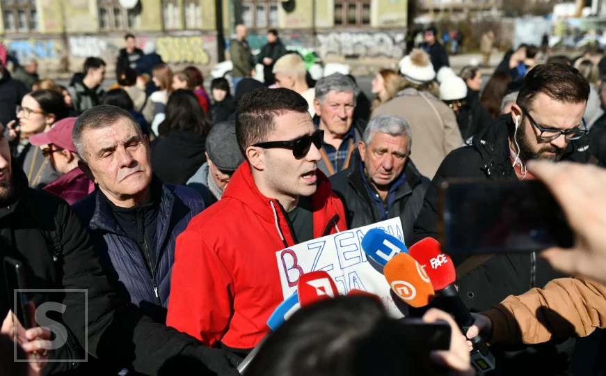 Uživo | Šesti protest u Sarajevu: Mladi iznijeli (nove) zahtjeve,