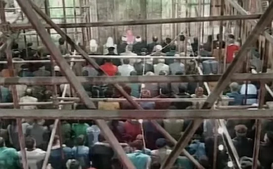Emotivan snimak iz Sarajeva pod opsadom: Noć Lejletul-kadr u Begovoj