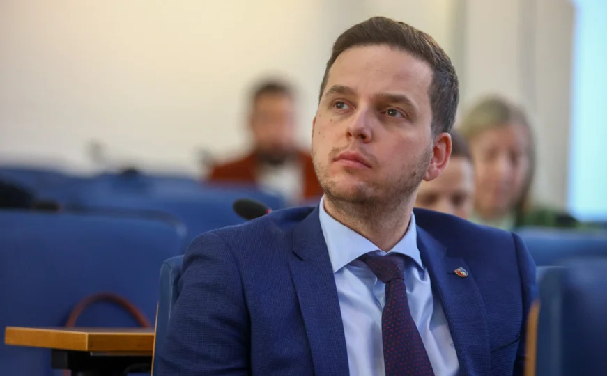 Nihad Uk uoči glasanja o njegovoj ostavci: Tragedija i poruka