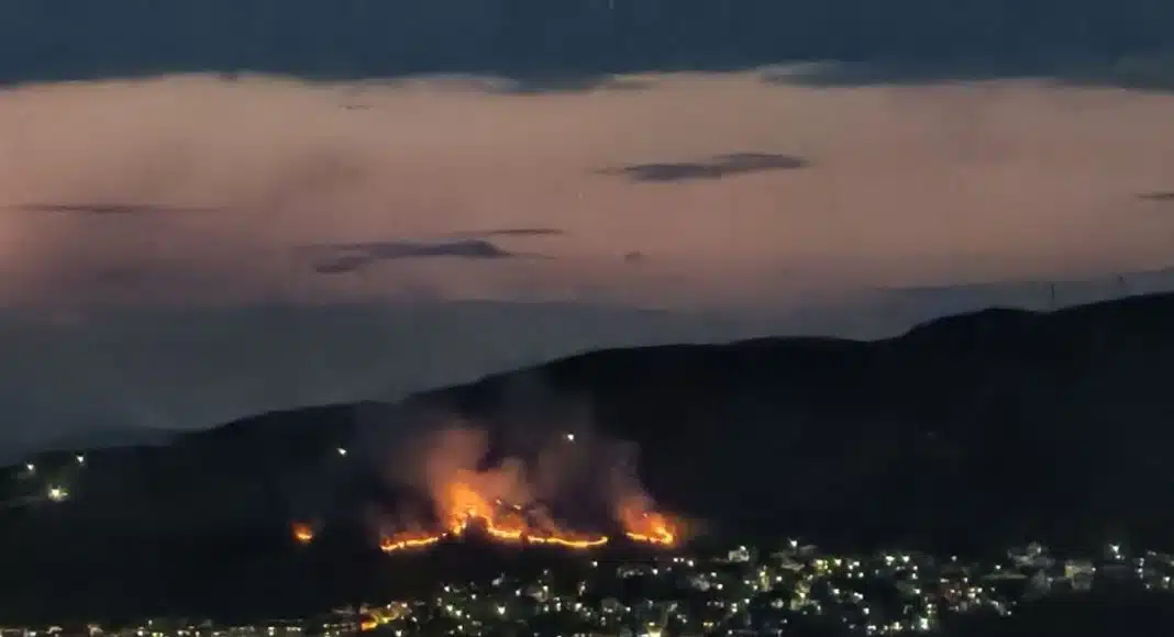 Požar na brdu Žuč iznad Sarajeva, gori nisko rastinje