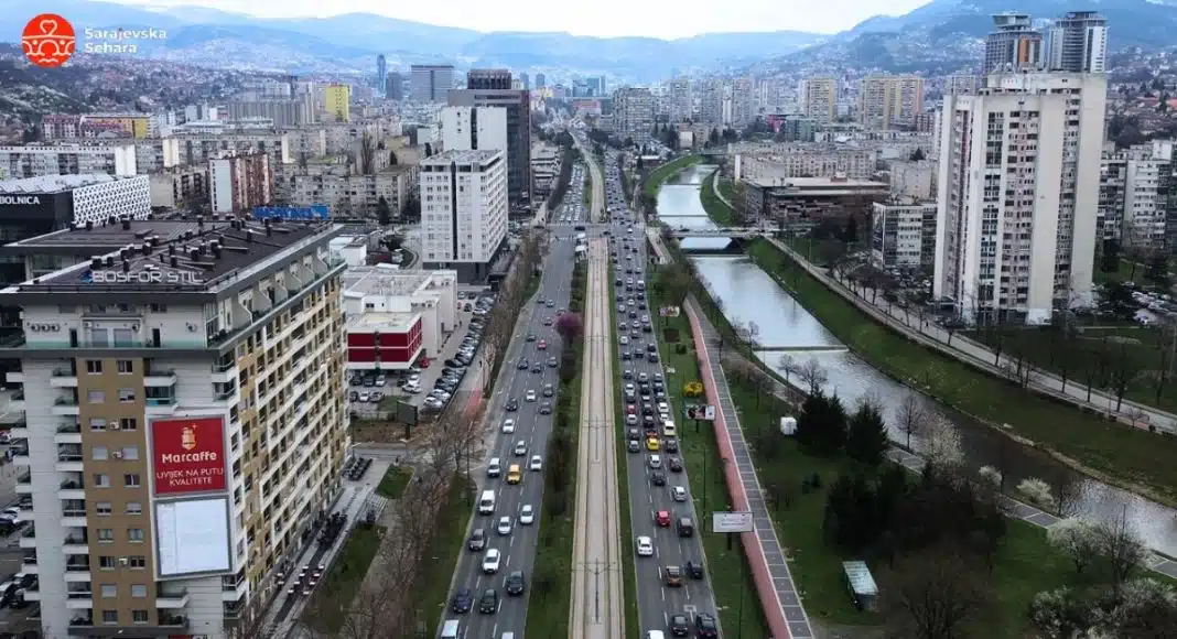 Video/ Predbajramski kolaps u Sarajevu: Grad danas potpuno paralizovan, gužve