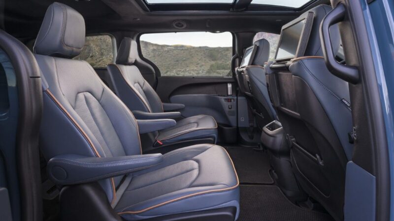 Chrysler Pacifica 2027
