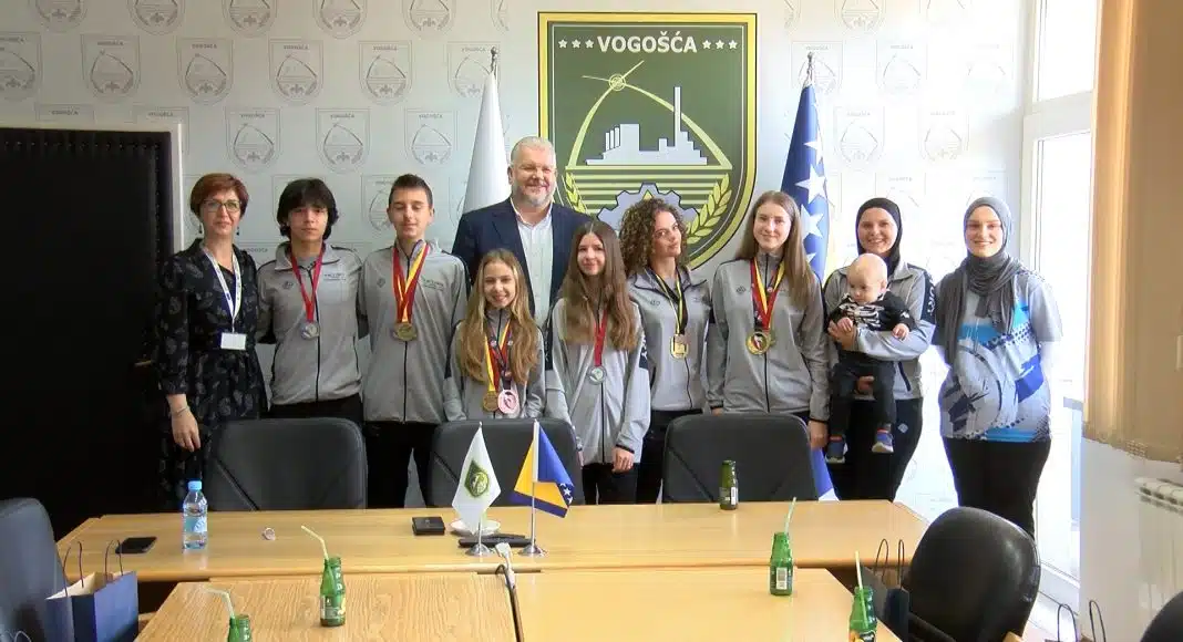 NAJBOLJI-TAEKWONDISTI-KLUBA-VICTORY-NA-PRIJEMU-U-OPCINI-VOGOSCA.jpg