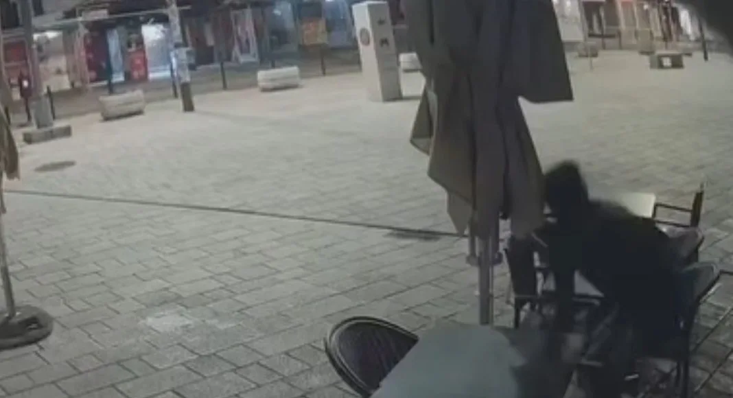 Video/ Neobična krađa na Baščaršiji: Pod okriljem noći lopov ukrao