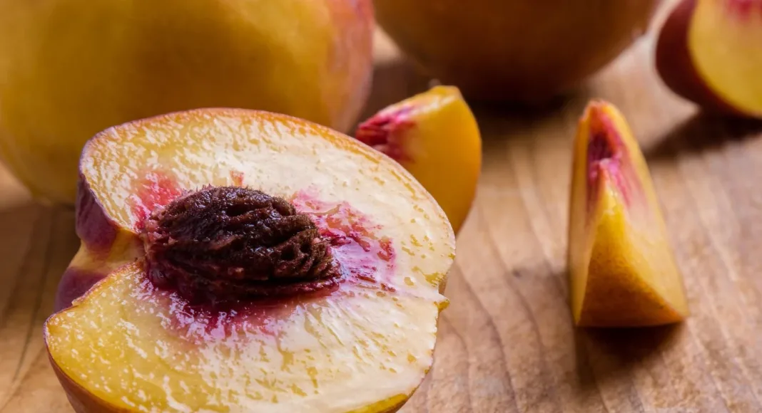 Puno vode i antioksidansa: ovo je voće koje nutricionisti posebno