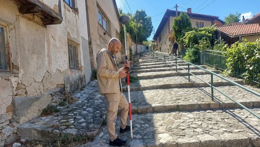 Geometri-Sarajevogasa-na-terenu-obiljezavanje-gasnih-instalacija-u-ulici-Save.jpg