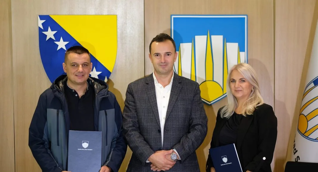 Potpisani-sporazumi-za-rekonstrukciju-i-asfaltiranje-20-ulica-u-vrijednosti.jpg